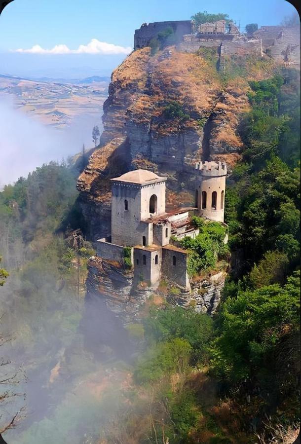 Casa Vacanze Ulisse Trapani Exterior photo